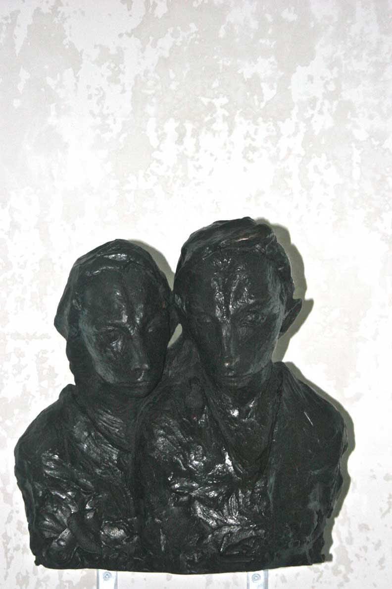 STAUSS-BUST.jpg